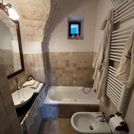 Trulli Atmosfera * לוקורוטונדו